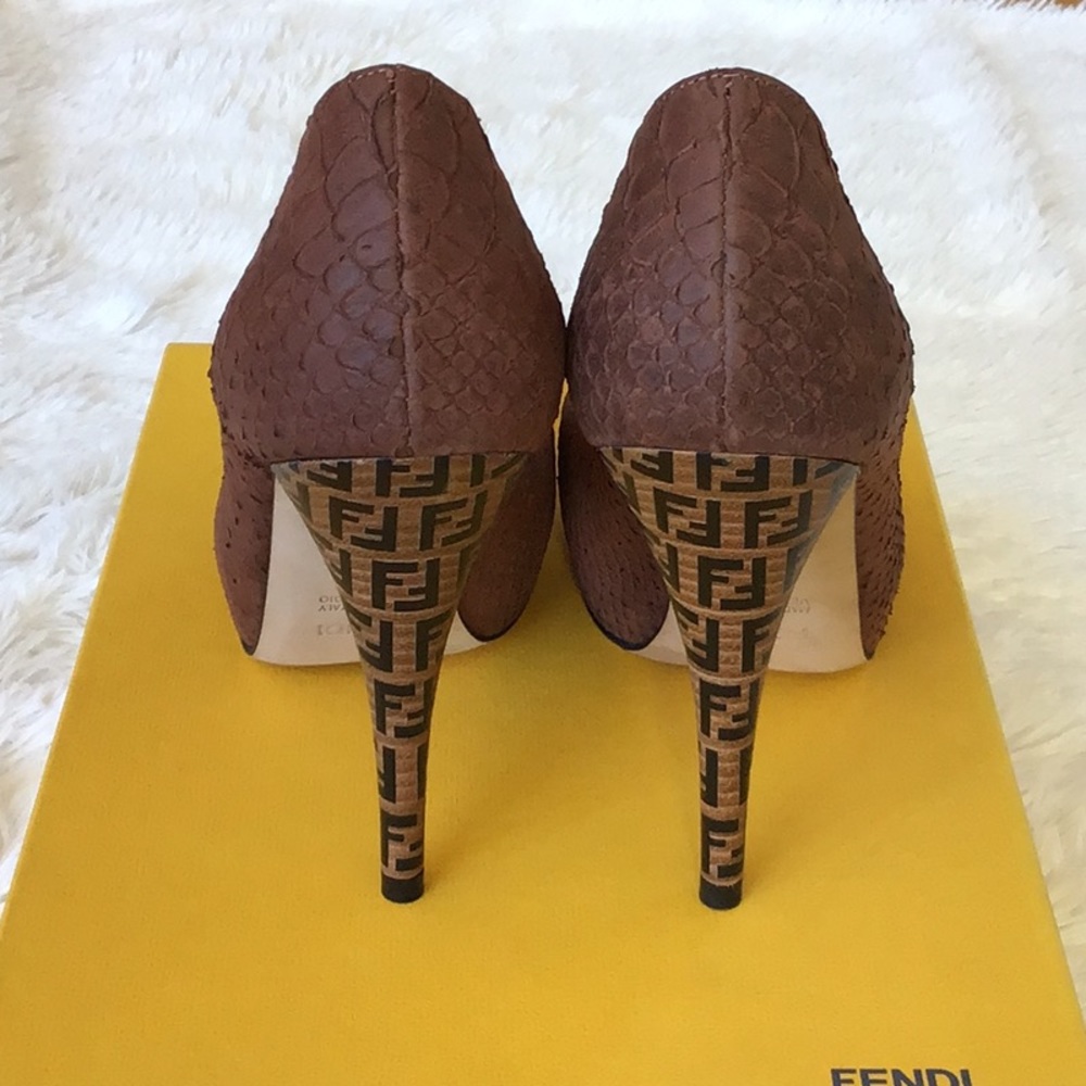 Fendi Dcollet Vitello Python Pumps. - image 4